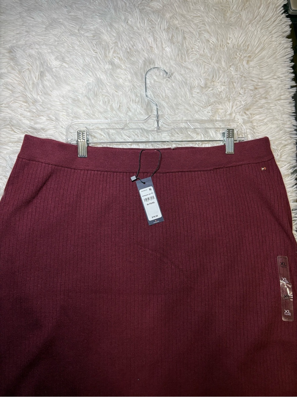 Tommy Hilfiger Women’s Ribbed Midi Skirt in Burgundy - Picture 8 of 14